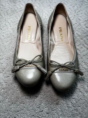 Prada Light Grey Leather Bow Ballet Flats with Gold Prada Logo